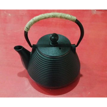 Китайский заварочный чайник 0.8 л из чугуна